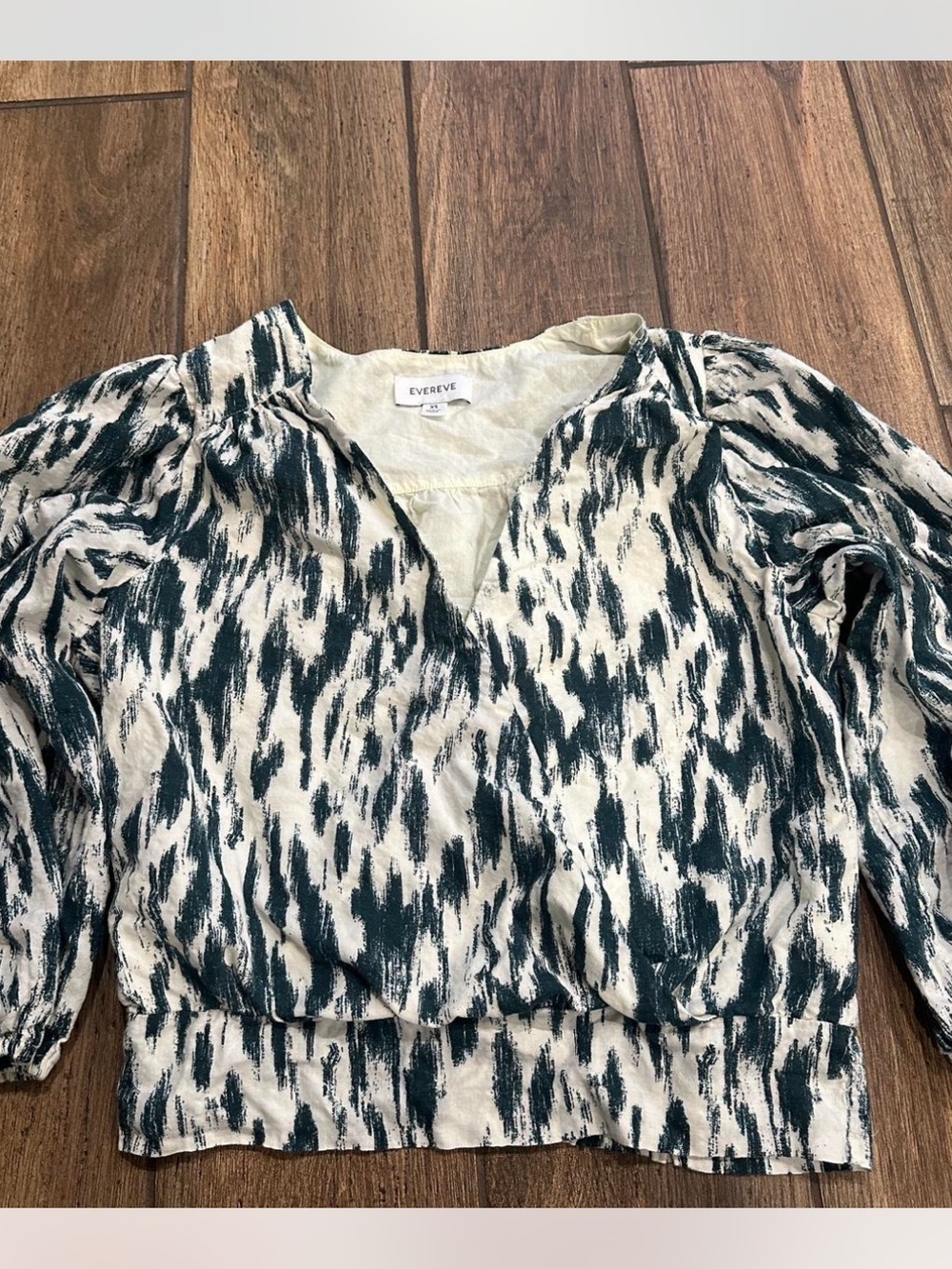 Evereve Cream and Dark Green Abstract V neck Front Top